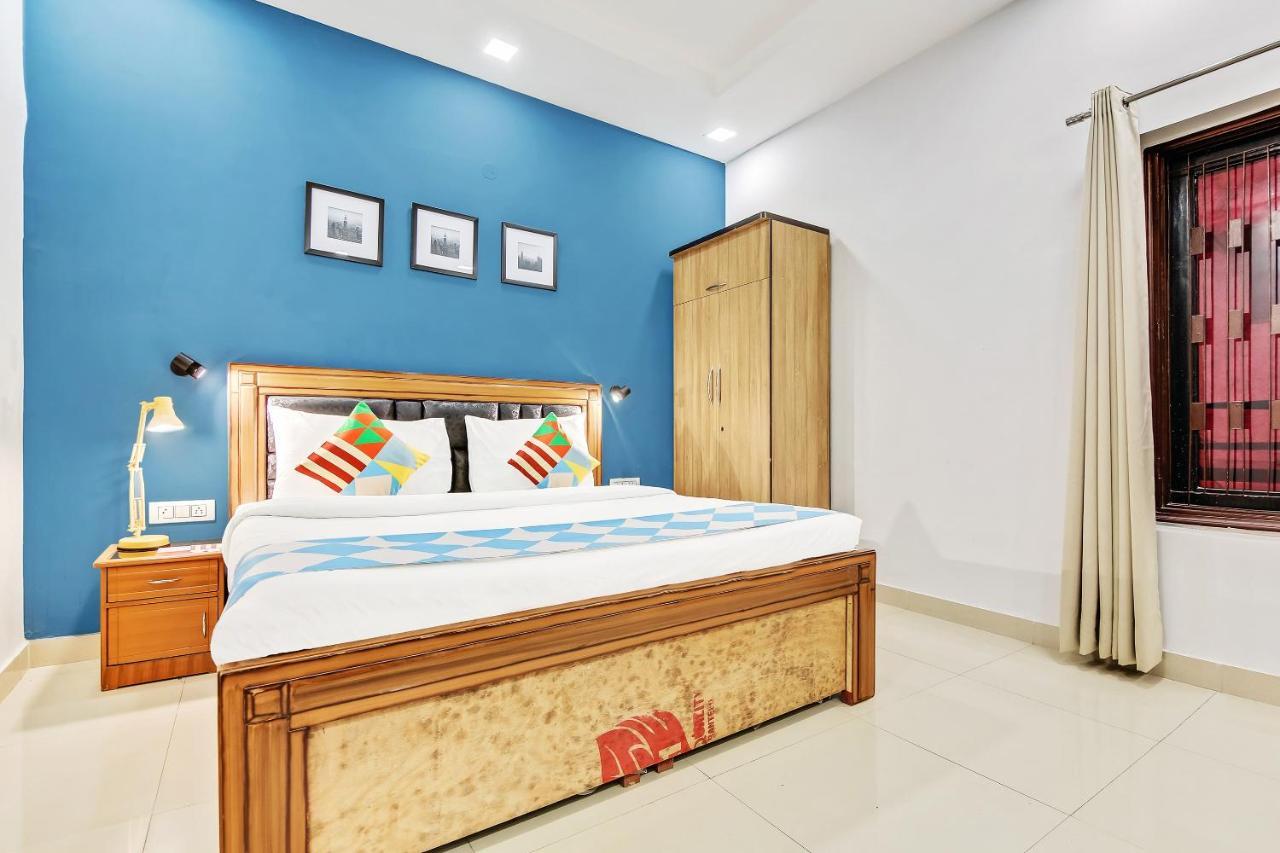 Oyo Home 64106 Comfortable Stay Yeni Delhi Dış mekan fotoğraf