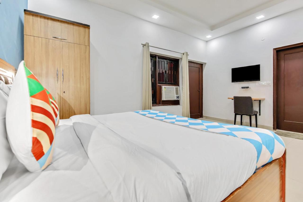 Oyo Home 64106 Comfortable Stay Yeni Delhi Dış mekan fotoğraf