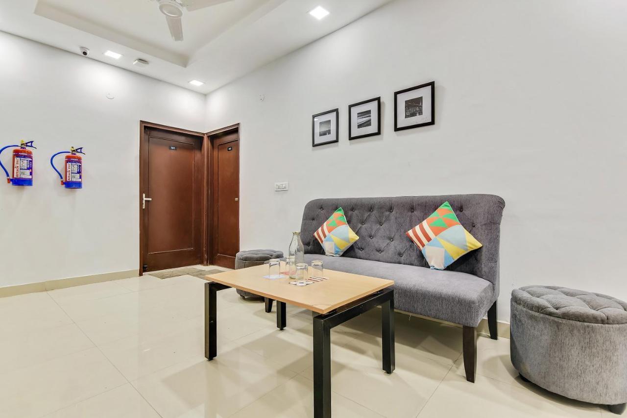 Oyo Home 64106 Comfortable Stay Yeni Delhi Dış mekan fotoğraf