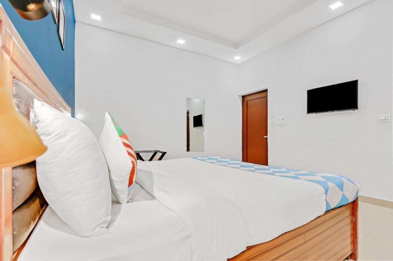 Oyo Home 64106 Comfortable Stay Yeni Delhi Dış mekan fotoğraf