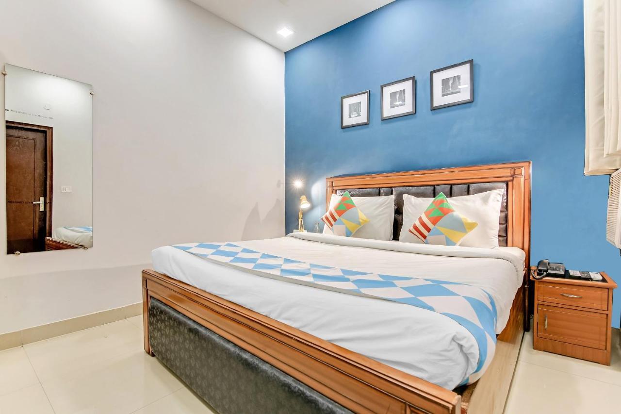 Oyo Home 64106 Comfortable Stay Yeni Delhi Dış mekan fotoğraf