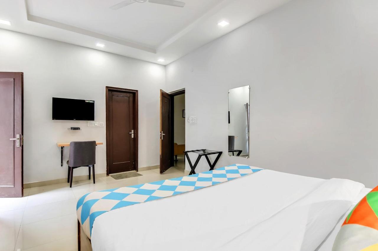 Oyo Home 64106 Comfortable Stay Yeni Delhi Dış mekan fotoğraf