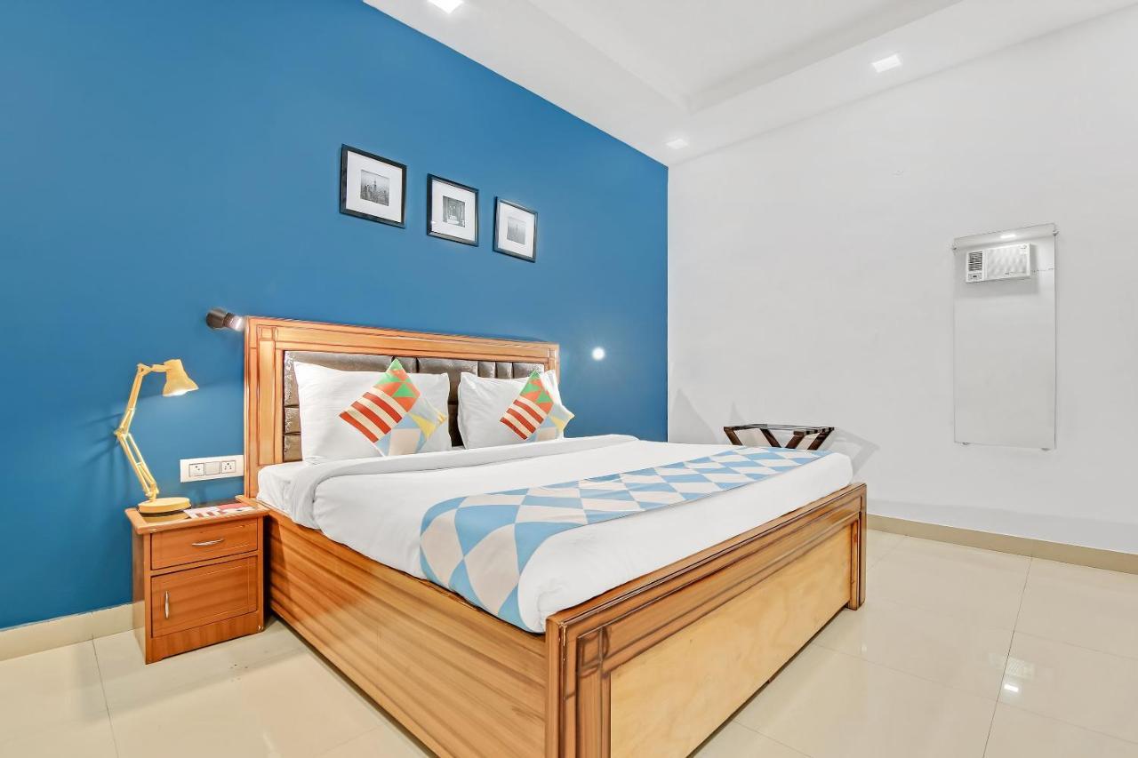 Oyo Home 64106 Comfortable Stay Yeni Delhi Dış mekan fotoğraf