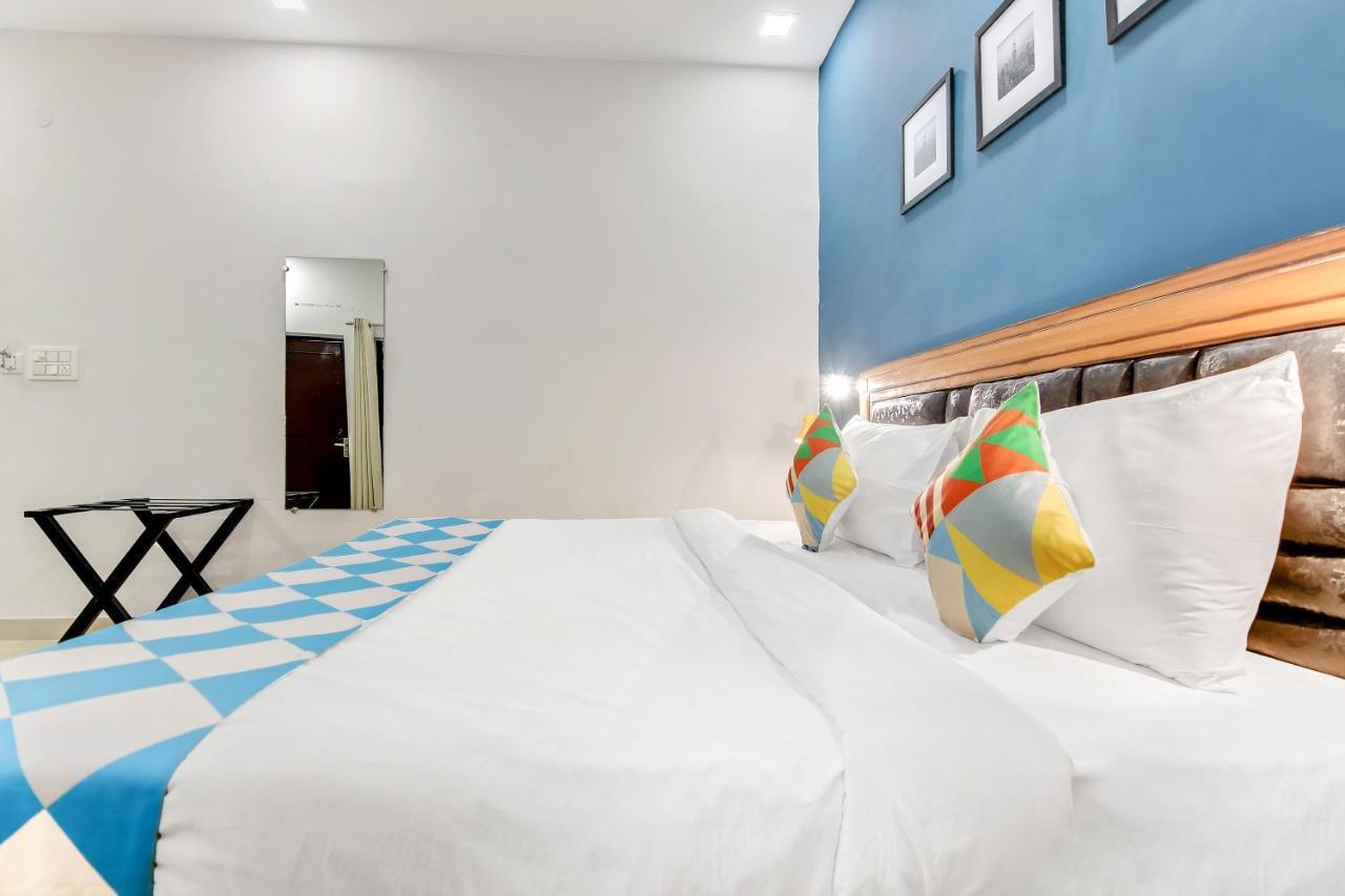 Oyo Home 64106 Comfortable Stay Yeni Delhi Dış mekan fotoğraf