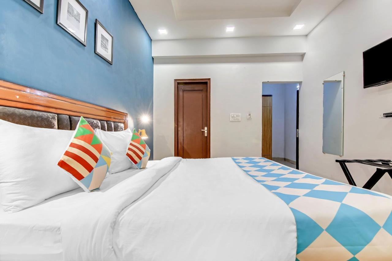 Oyo Home 64106 Comfortable Stay Yeni Delhi Dış mekan fotoğraf