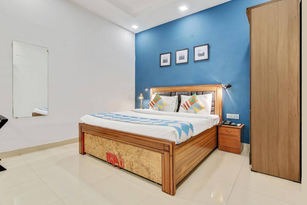 Oyo Home 64106 Comfortable Stay Yeni Delhi Dış mekan fotoğraf